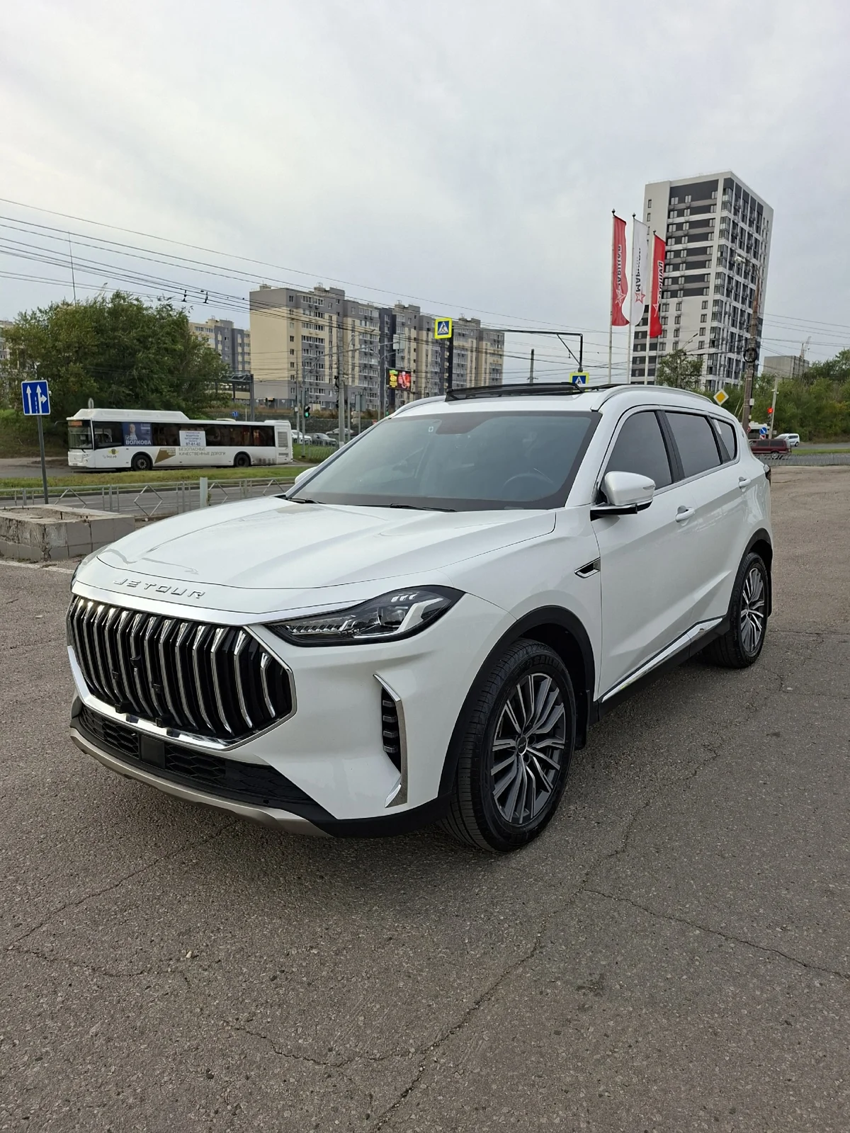 Белый Jetour X70 Plus, привезённый из Китая для клиента Олега